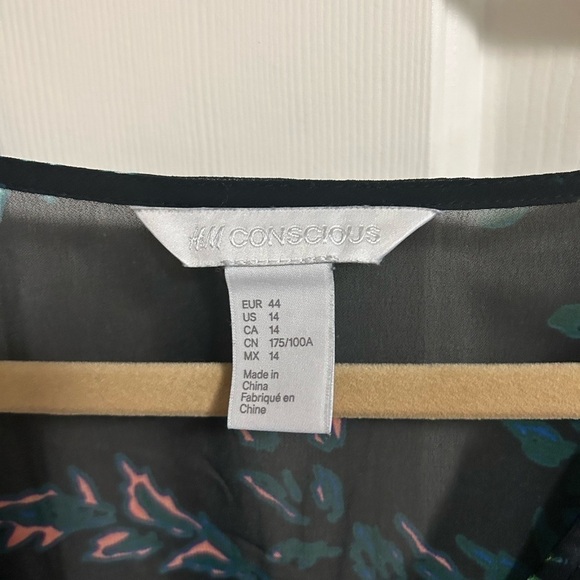 H&M CONSCIOUS Sheer Recycled Poly mini Dress Floral Sz 14 - Picture 3 of 5